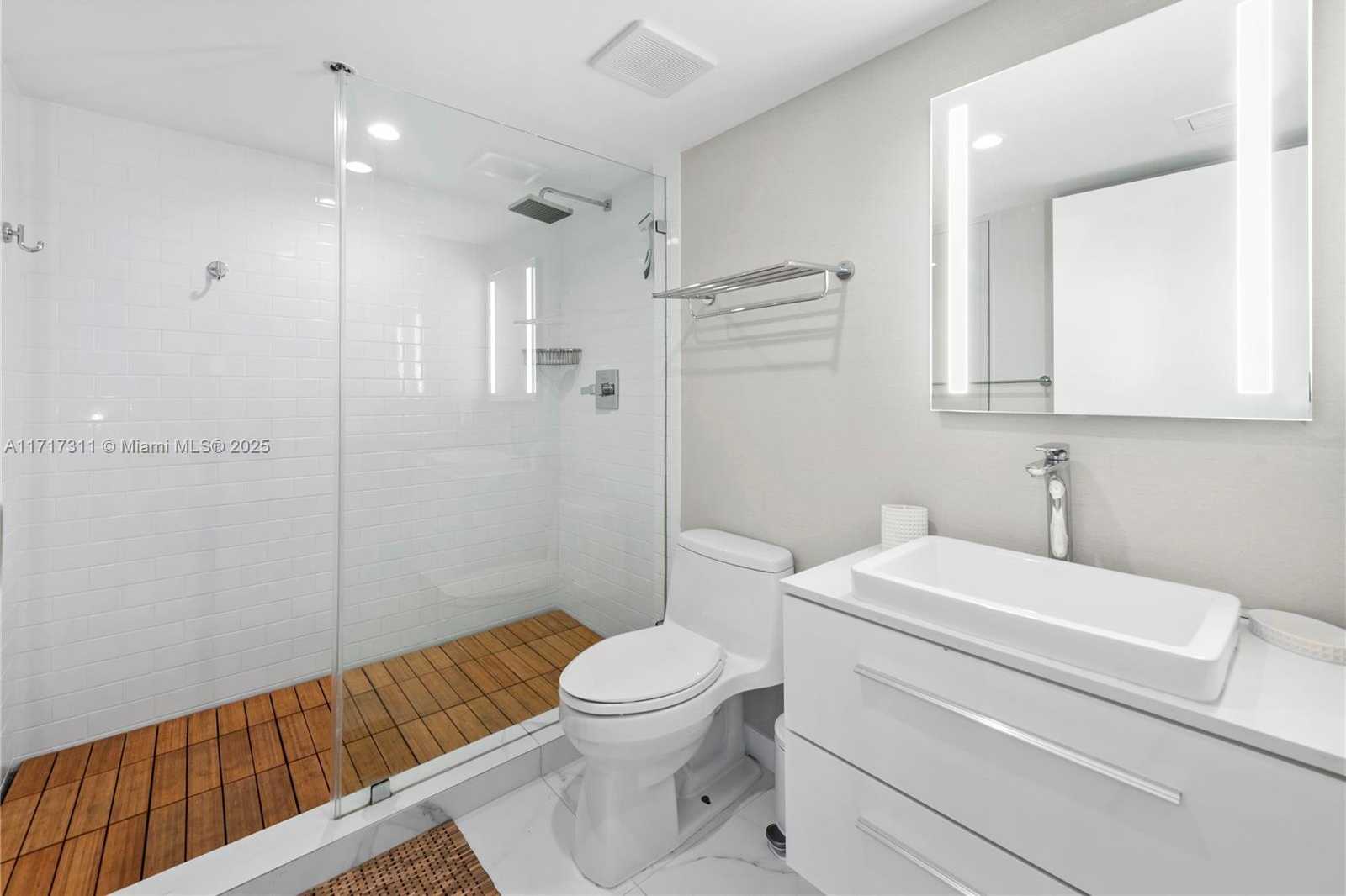 Small Image of 201 CRANDON BLVD #1002, Key Biscayne Number 38