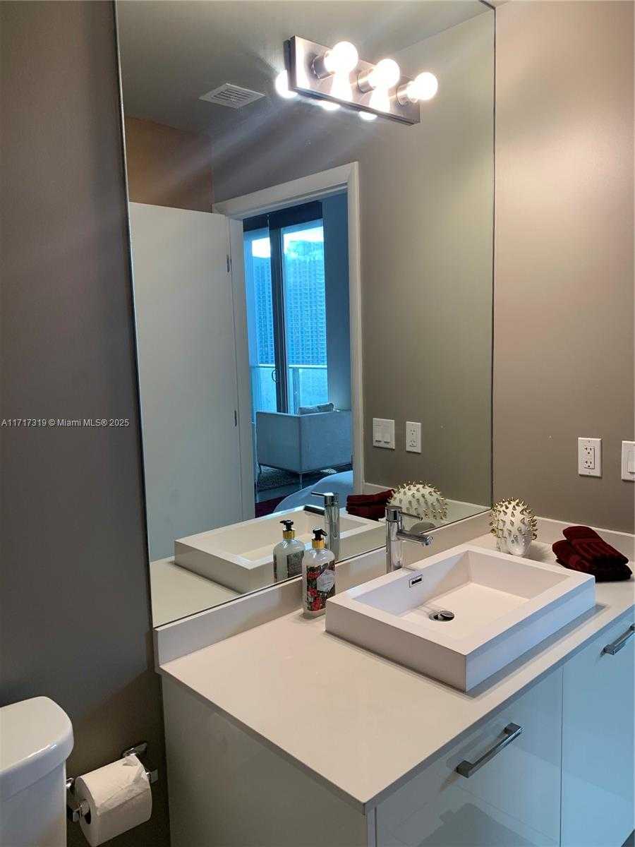 Small Image of 151 SOUTH EAST 1ST ST #2009, Miami Number 12