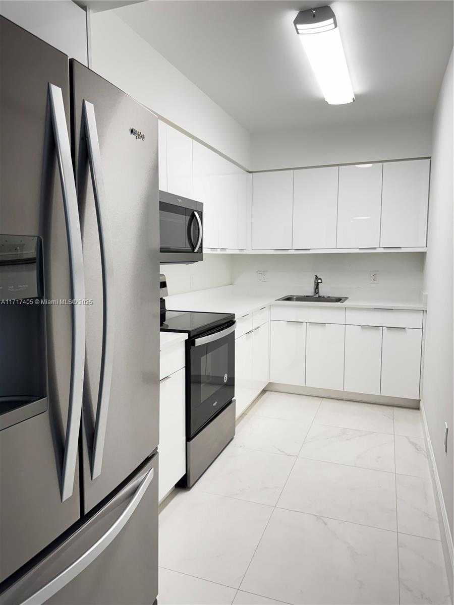 Small Image of 800 CLAUGHTON ISLAND DR #502, Miami Number 10