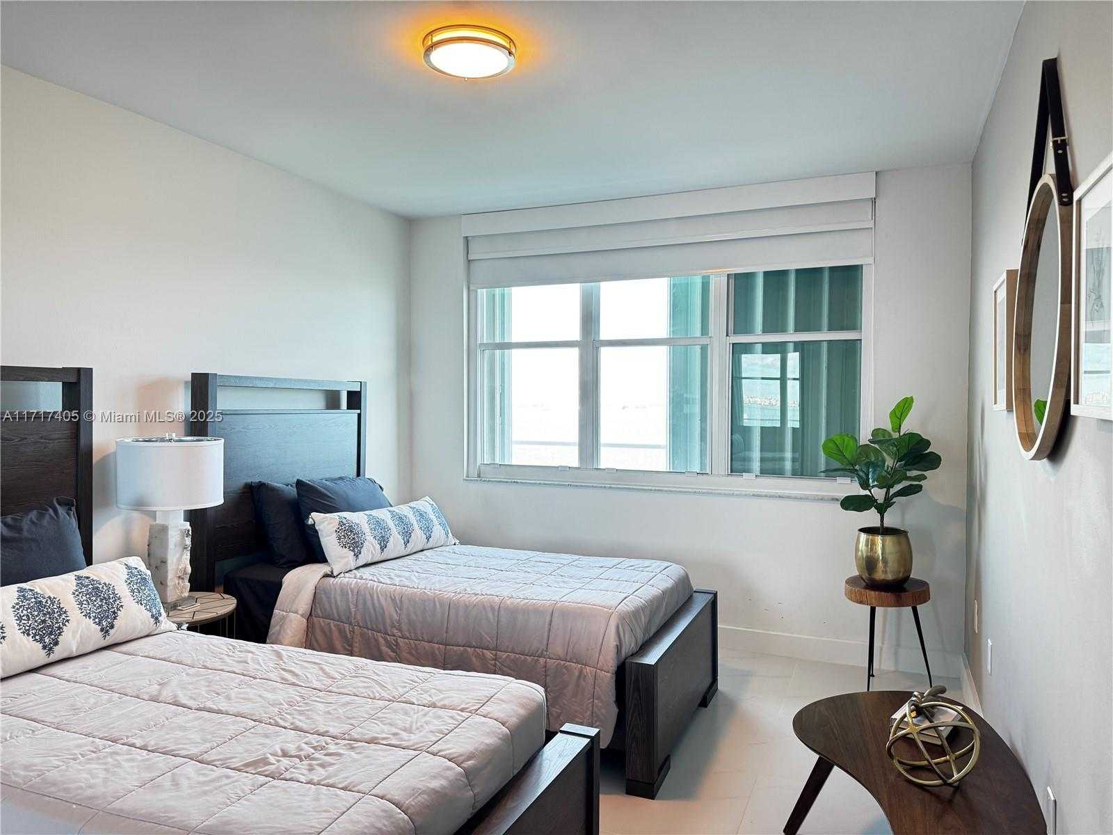 Small Image of 800 CLAUGHTON ISLAND DR #502, Miami Number 14