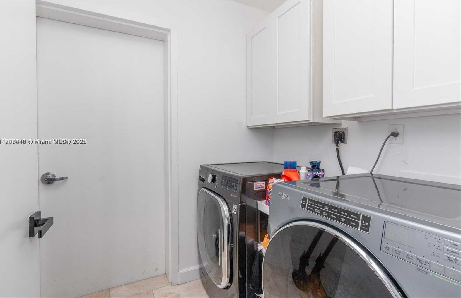 Small Image of 900 BISCAYNE BLVD #4002, Miami Number 11