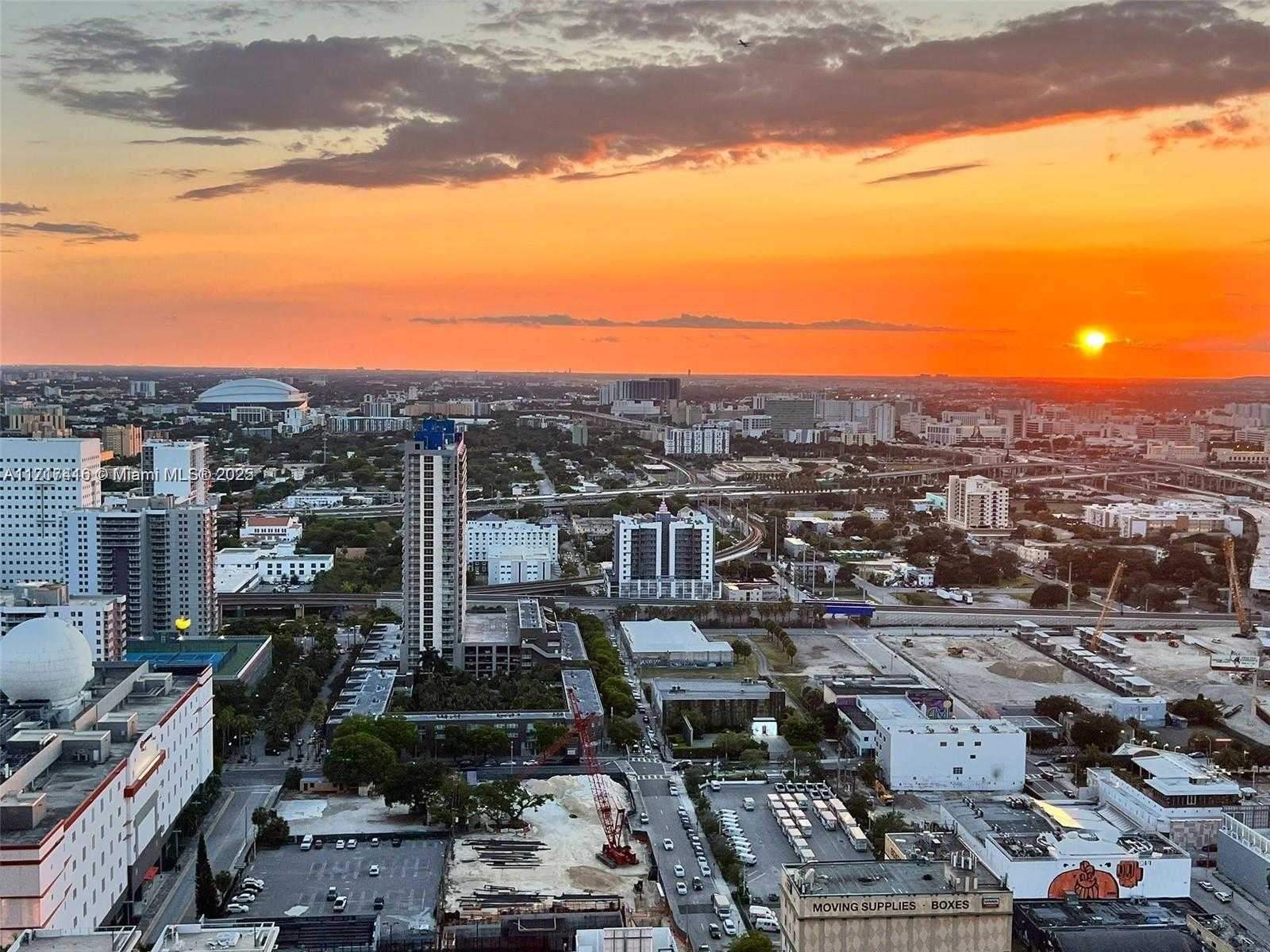 Small Image of 900 BISCAYNE BLVD #4002, Miami Number 15