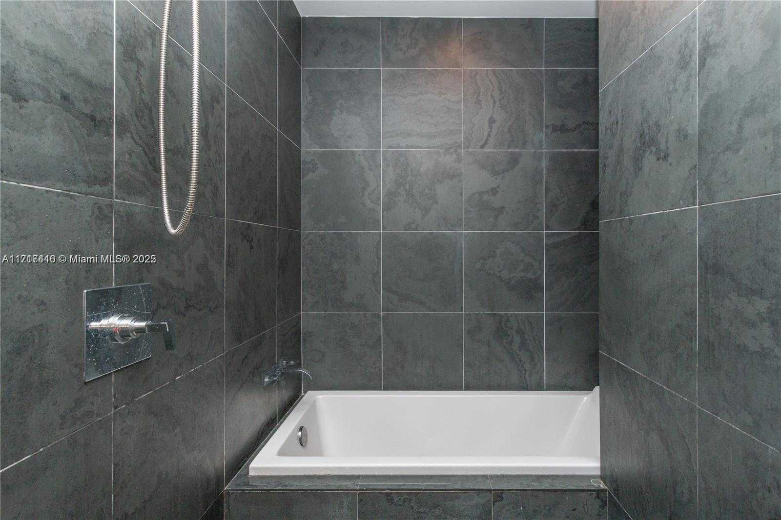 Small Image of 900 BISCAYNE BLVD #4002, Miami Number 9