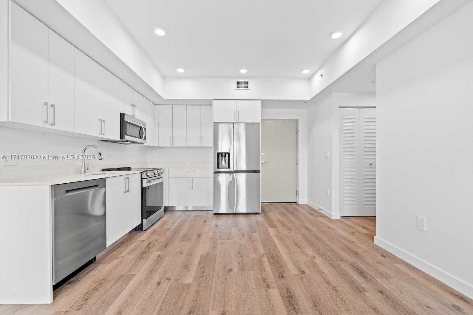 Small Image of Miami Number 5