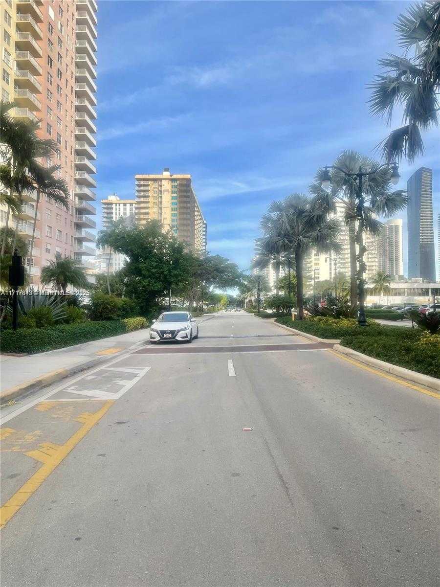 Small Image of 251 174TH #904, Sunny Isles Beach Number 31