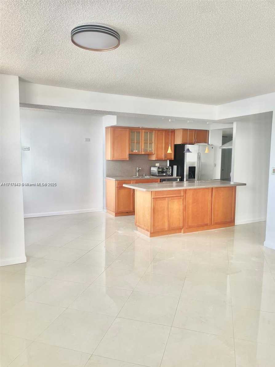 Small Image of 251 174TH #904, Sunny Isles Beach Number 4