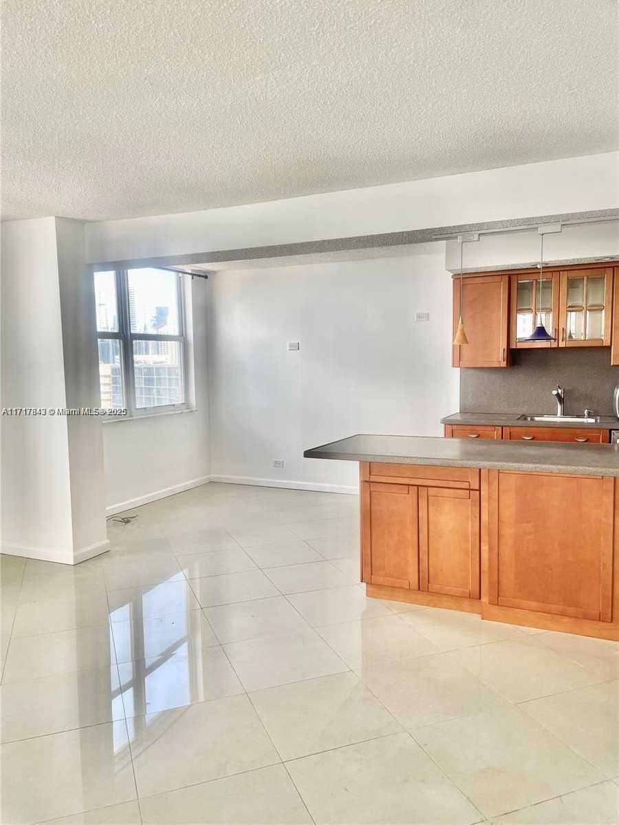 Small Image of 251 174TH #904, Sunny Isles Beach Number 5
