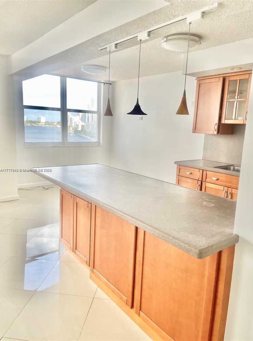 Small Image of 251 174TH #904, Sunny Isles Beach Number 9
