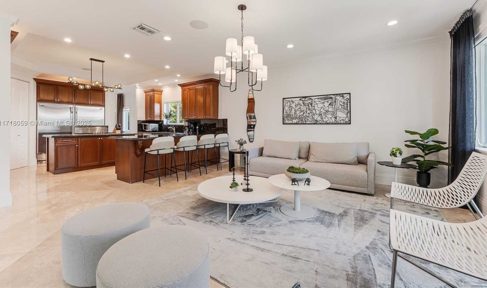 Small Image of 5655 PINE TREE DR, Miami Beach Number 17
