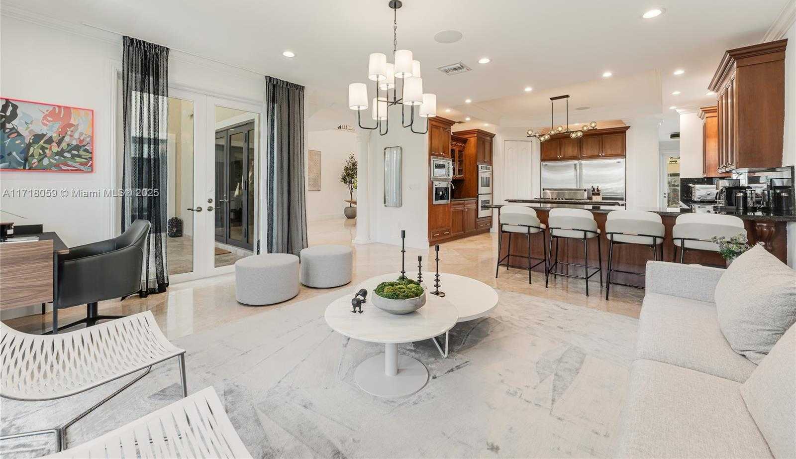 Small Image of 5655 PINE TREE DR, Miami Beach Number 18