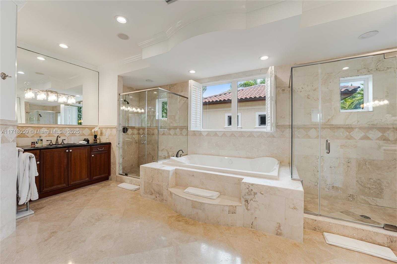 Small Image of 5655 PINE TREE DR, Miami Beach Number 27