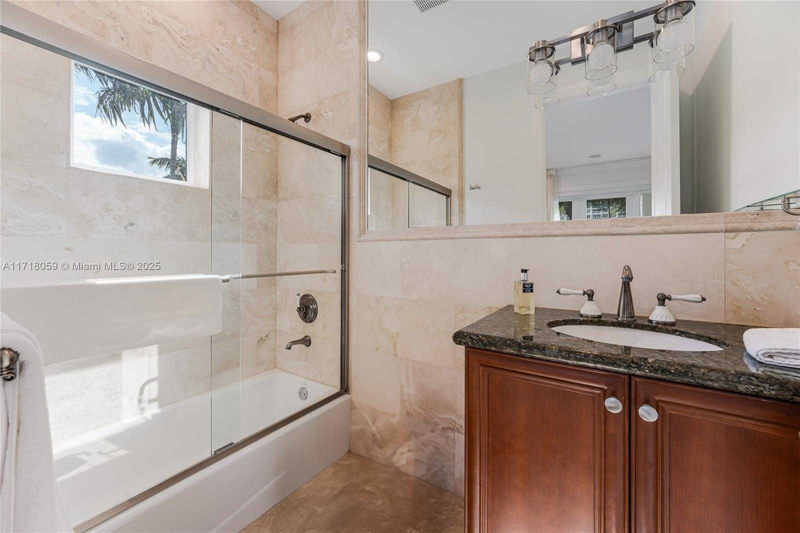 Small Image of 5655 PINE TREE DR, Miami Beach Number 33