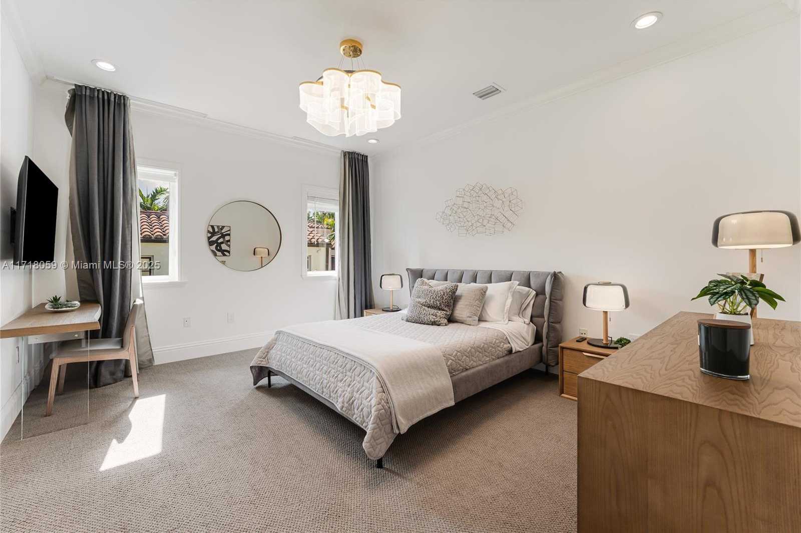 Small Image of 5655 PINE TREE DR, Miami Beach Number 34