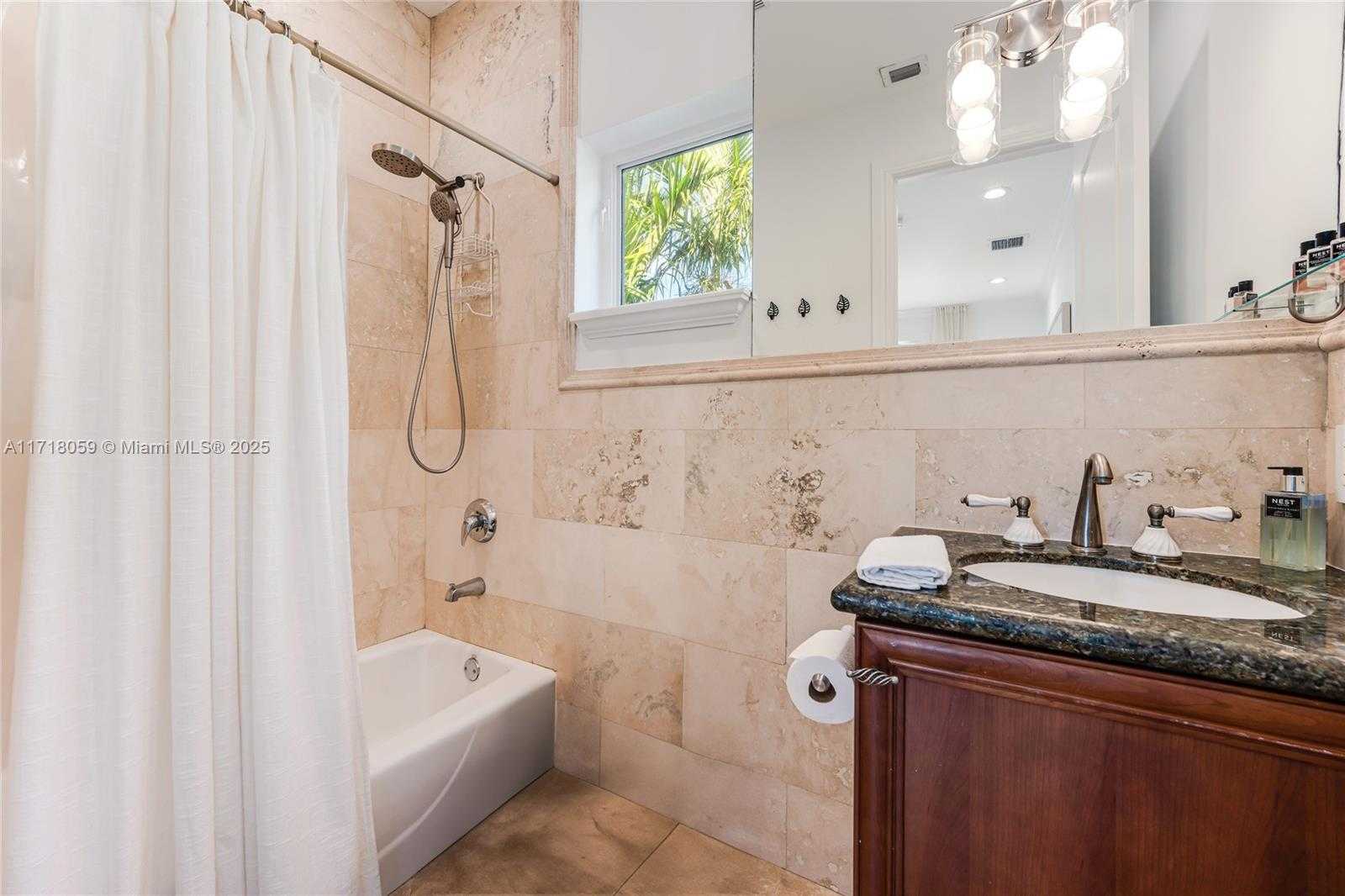 Small Image of 5655 PINE TREE DR, Miami Beach Number 42