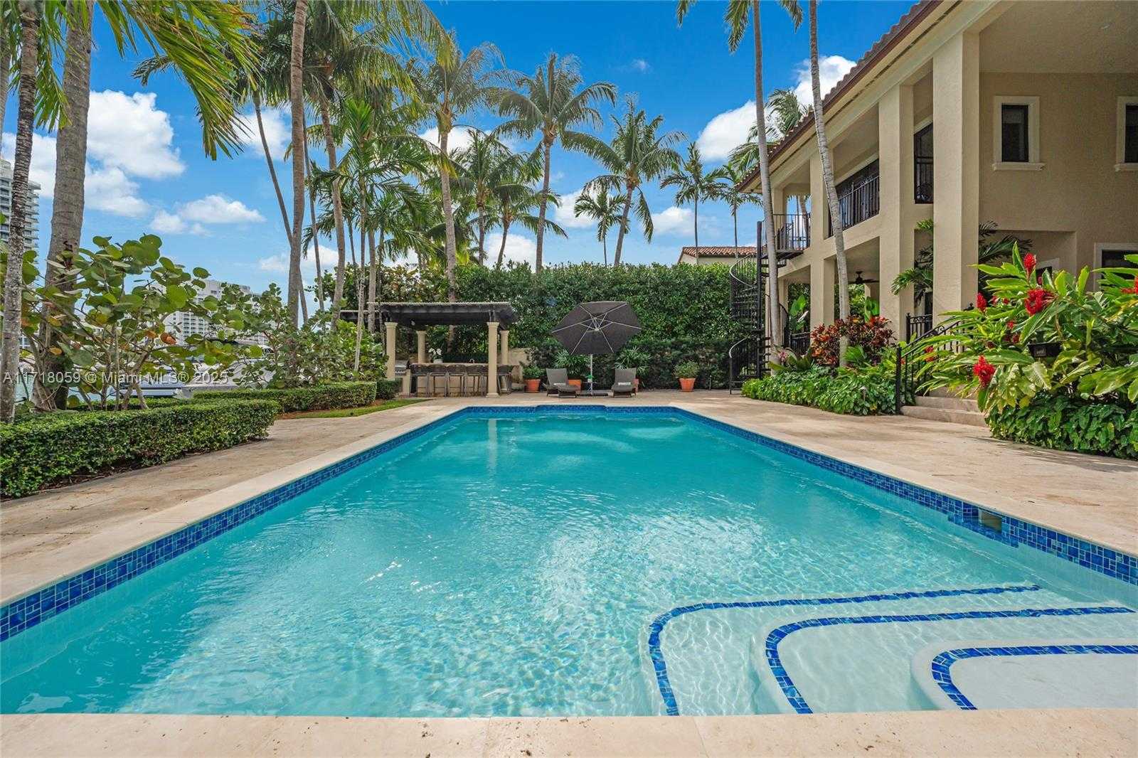 Small Image of 5655 PINE TREE DR, Miami Beach Number 49