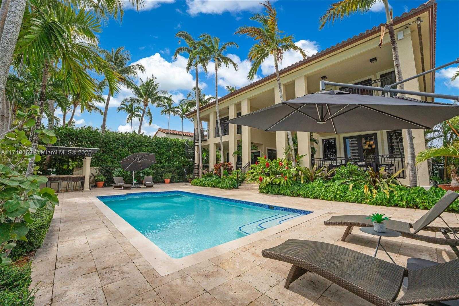 Small Image of 5655 PINE TREE DR, Miami Beach Number 50