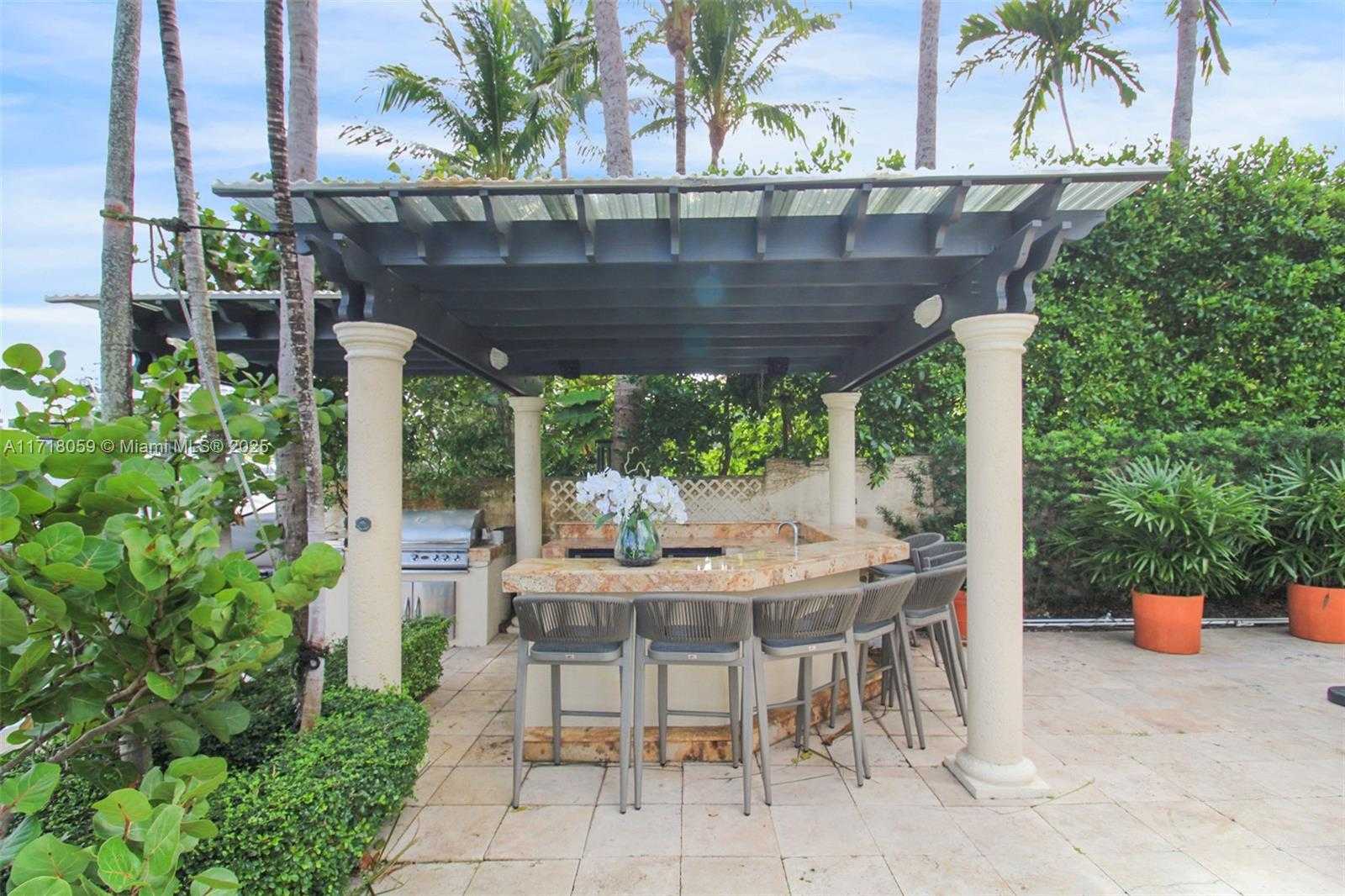 Small Image of 5655 PINE TREE DR, Miami Beach Number 53