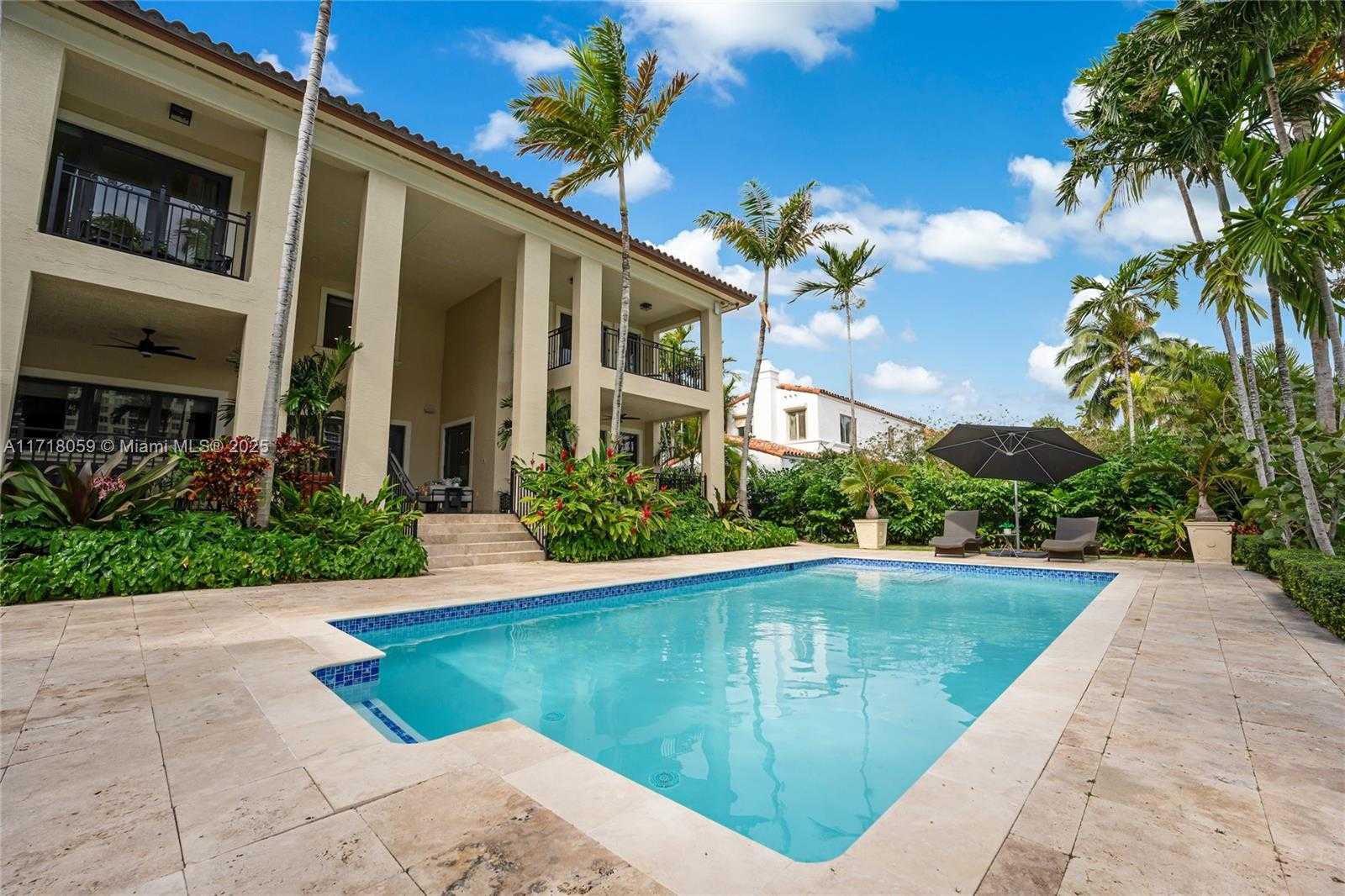 Small Image of 5655 PINE TREE DR, Miami Beach Number 54