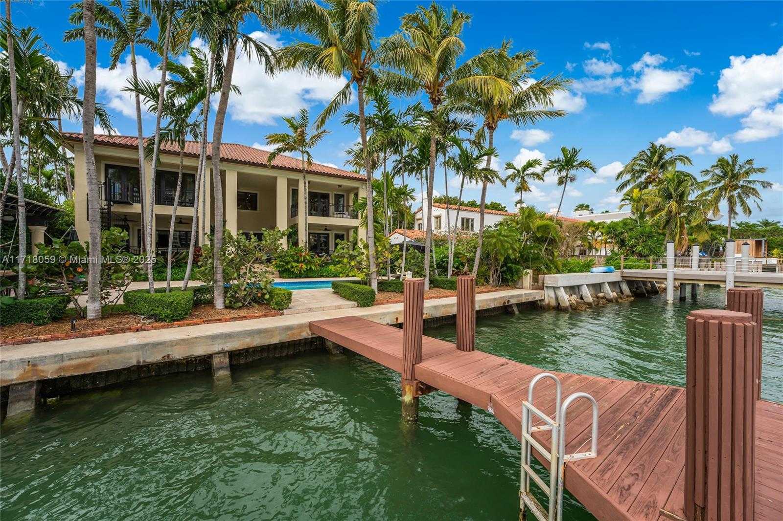 Small Image of 5655 PINE TREE DR, Miami Beach Number 59