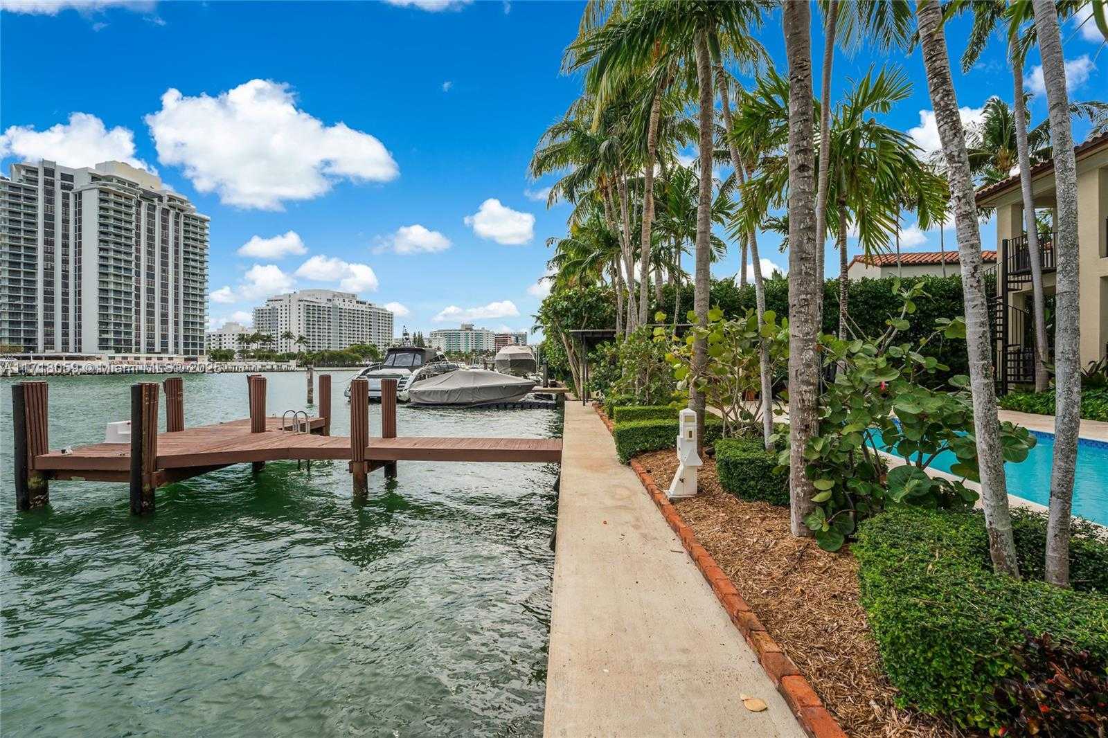 Small Image of 5655 PINE TREE DR, Miami Beach Number 60