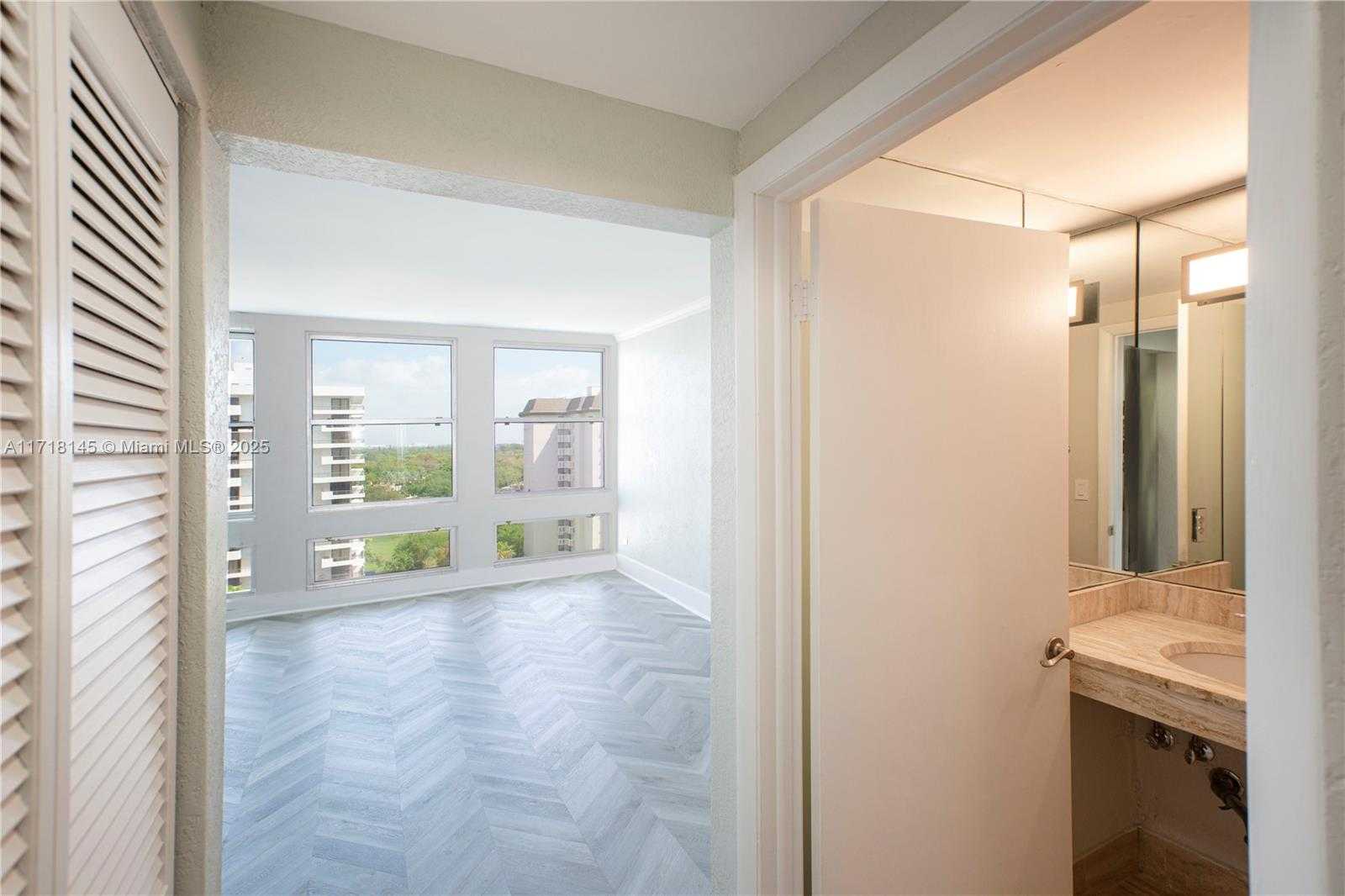 Small Image of 700 BILTMORE WAY #1016, Coral Gables Number 10