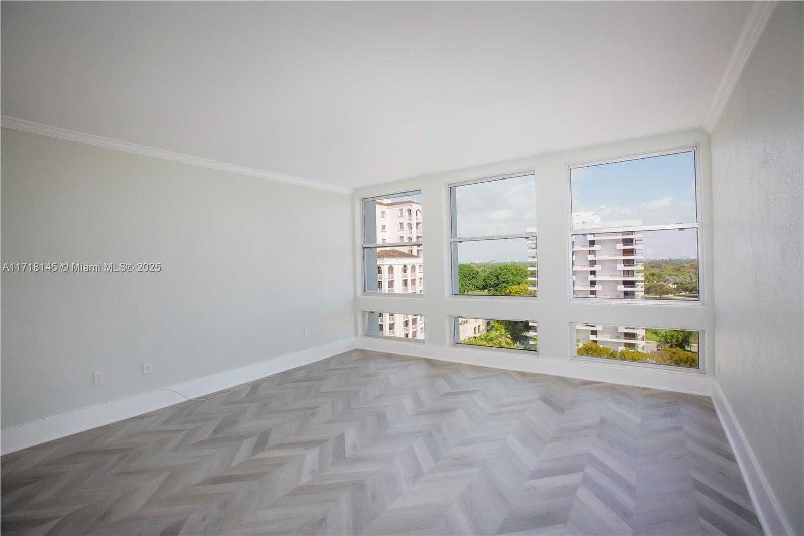 Small Image of 700 BILTMORE WAY #1016, Coral Gables Number 5