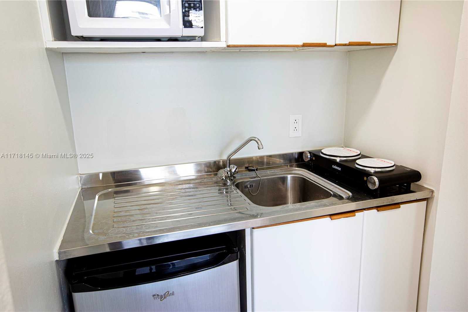 Small Image of 700 BILTMORE WAY #1016, Coral Gables Number 9