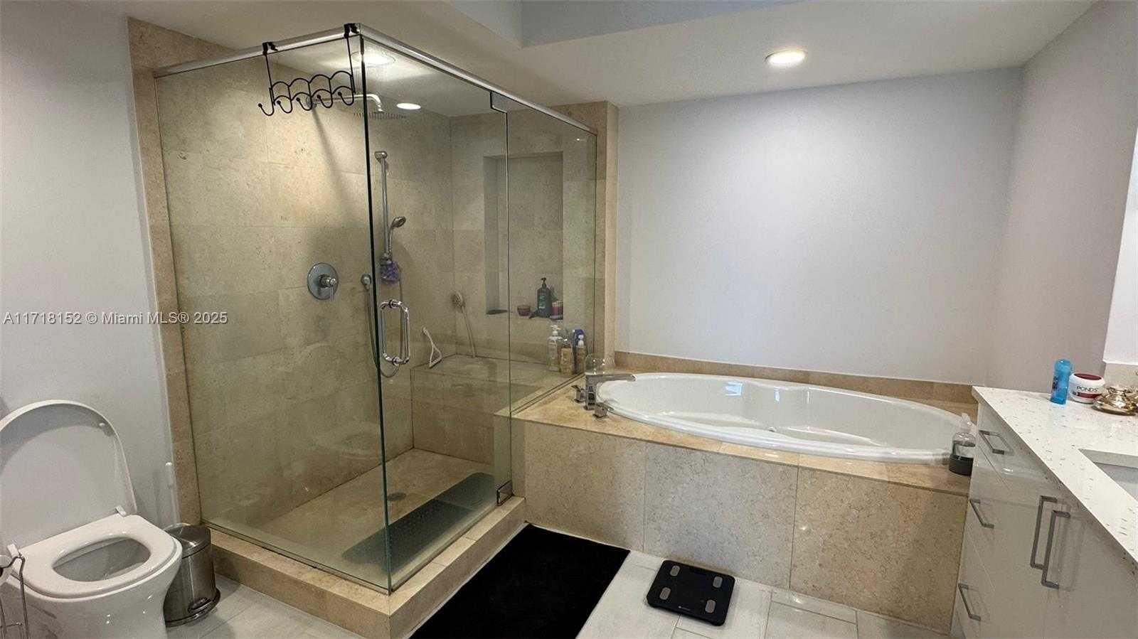 Small Image of 1850 SOUTH OCEAN DR #1701, Hallandale Beach Number 24