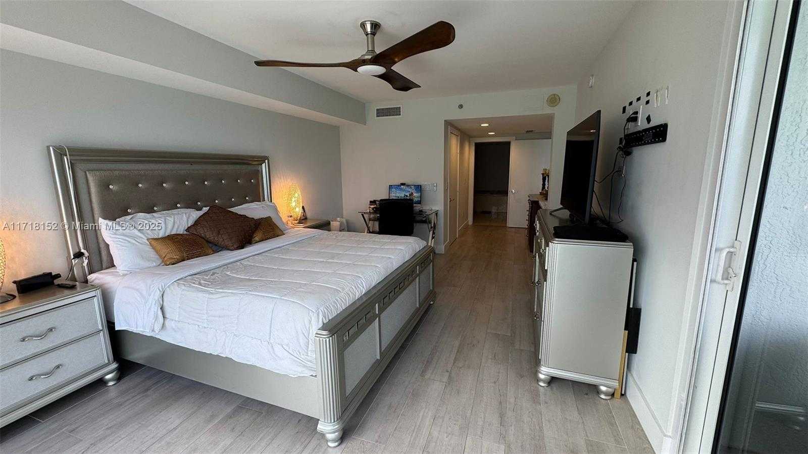 Small Image of 1850 SOUTH OCEAN DR #1701, Hallandale Beach Number 28