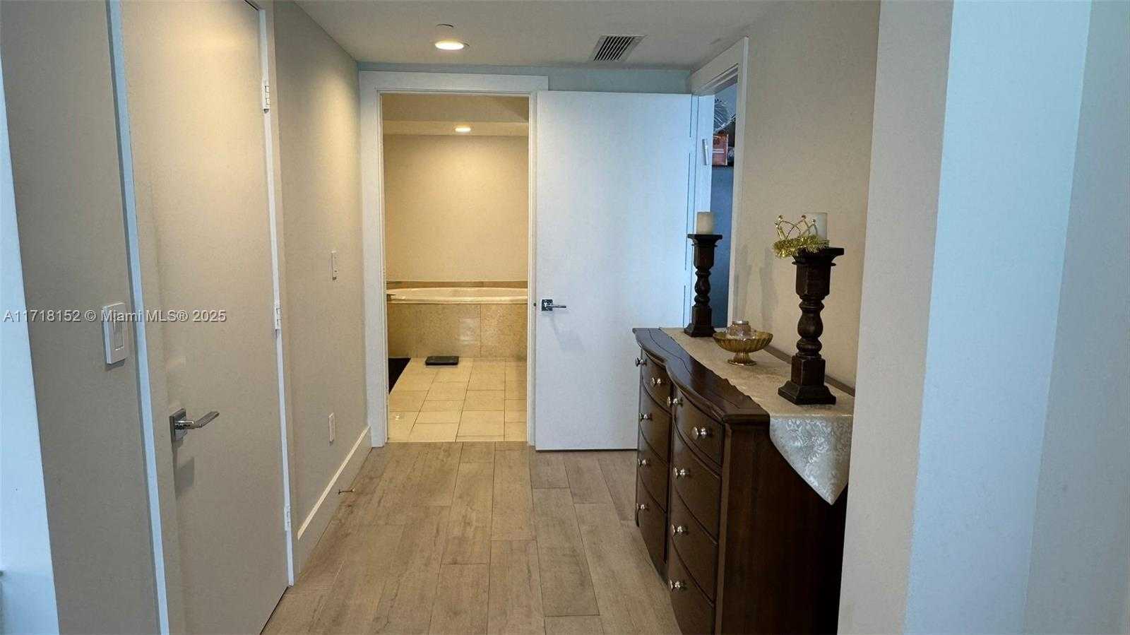 Small Image of 1850 SOUTH OCEAN DR #1701, Hallandale Beach Number 29