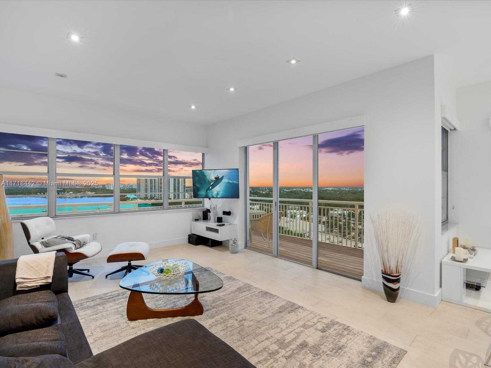 Small Image of 18011 BISCAYNE BLVD #PH05, Aventura Number 37