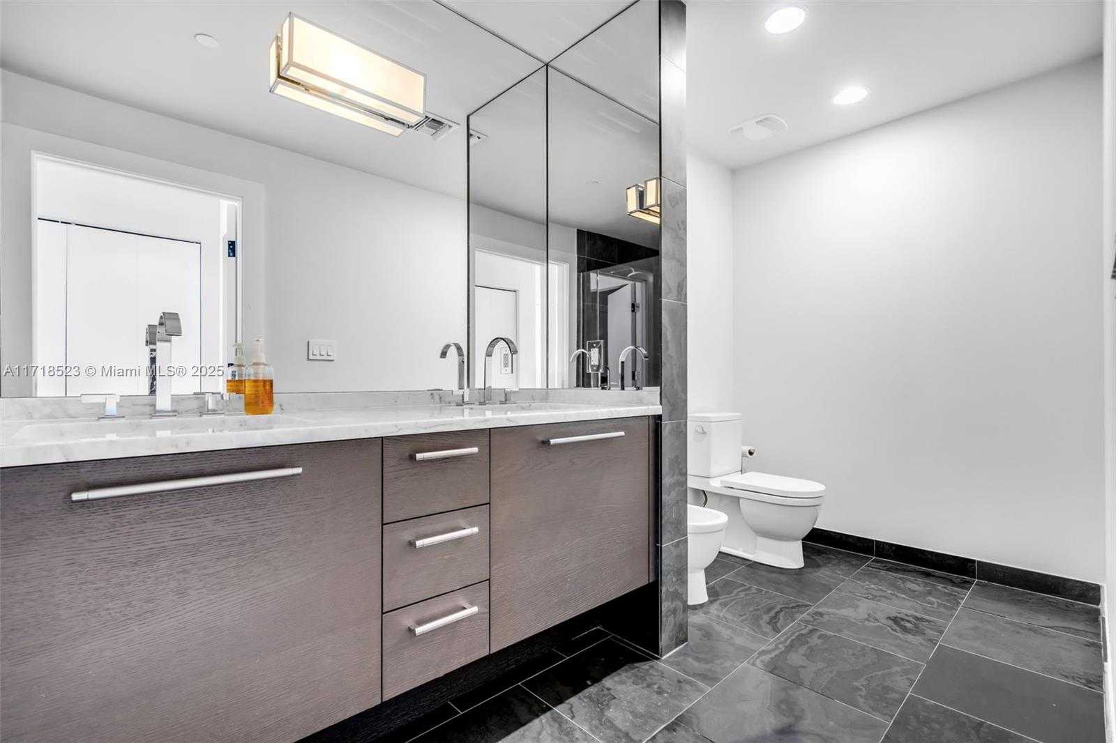 Small Image of 900 BISCAYNE BLVD #5706, Miami Number 14