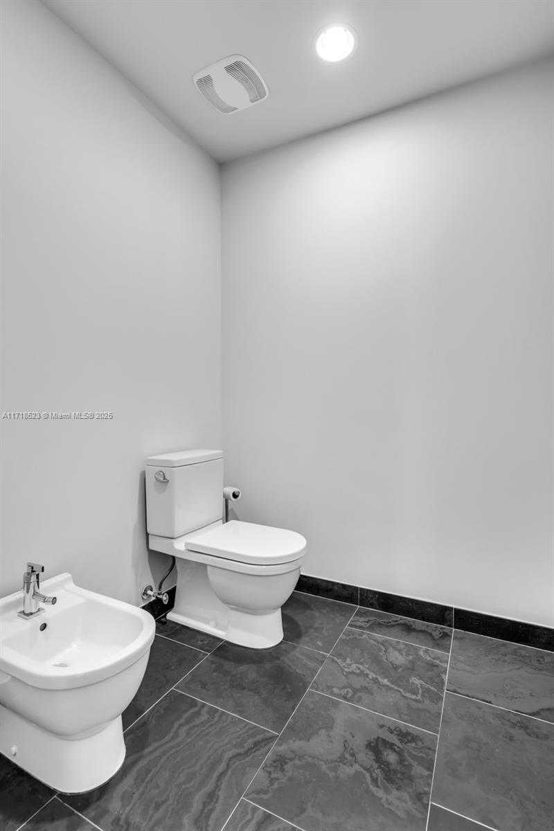 Small Image of 900 BISCAYNE BLVD #5706, Miami Number 16