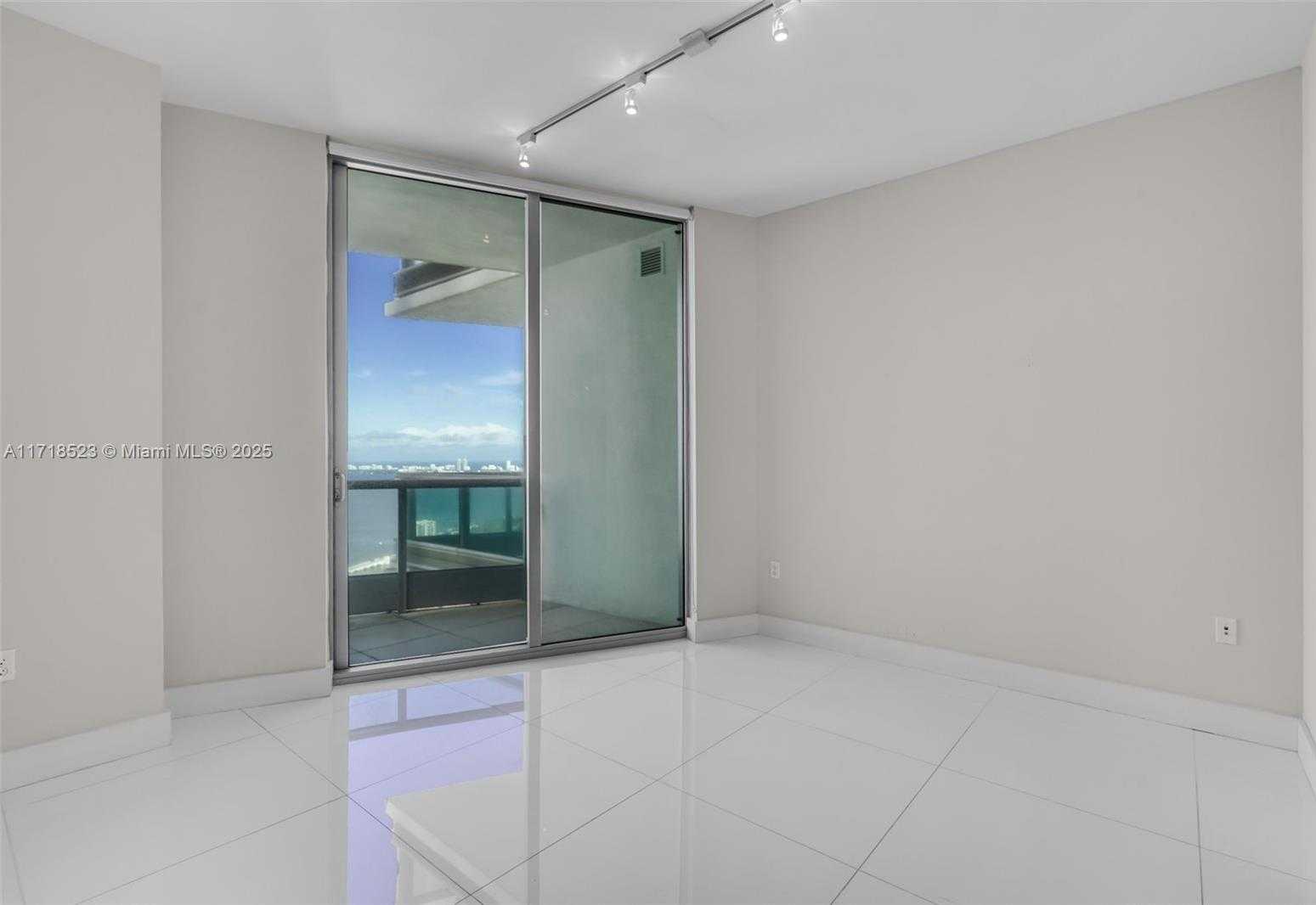 Small Image of 900 BISCAYNE BLVD #5706, Miami Number 22