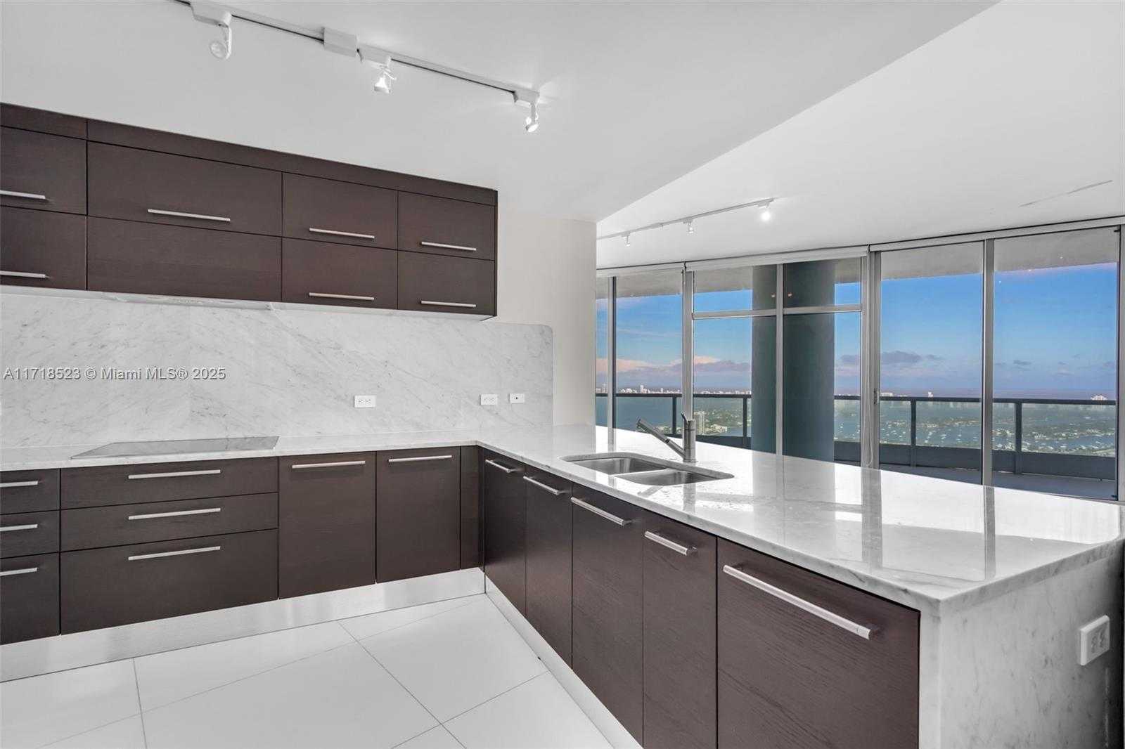 Small Image of 900 BISCAYNE BLVD #5706, Miami Number 30