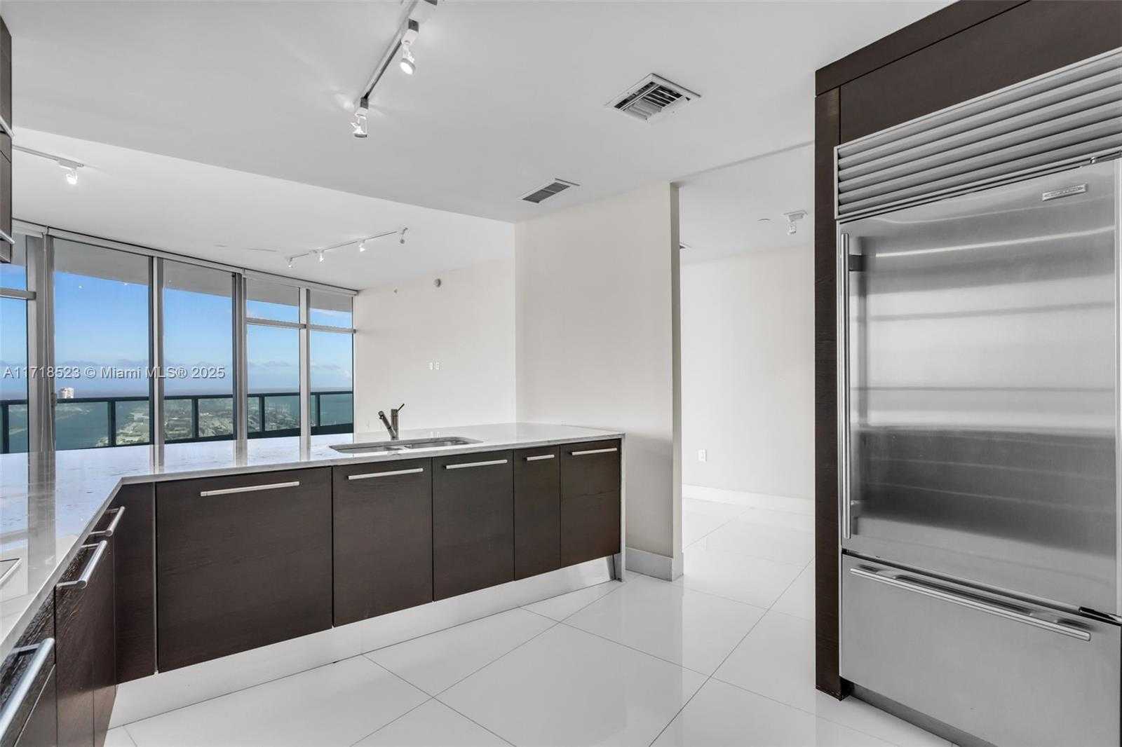 Small Image of 900 BISCAYNE BLVD #5706, Miami Number 32