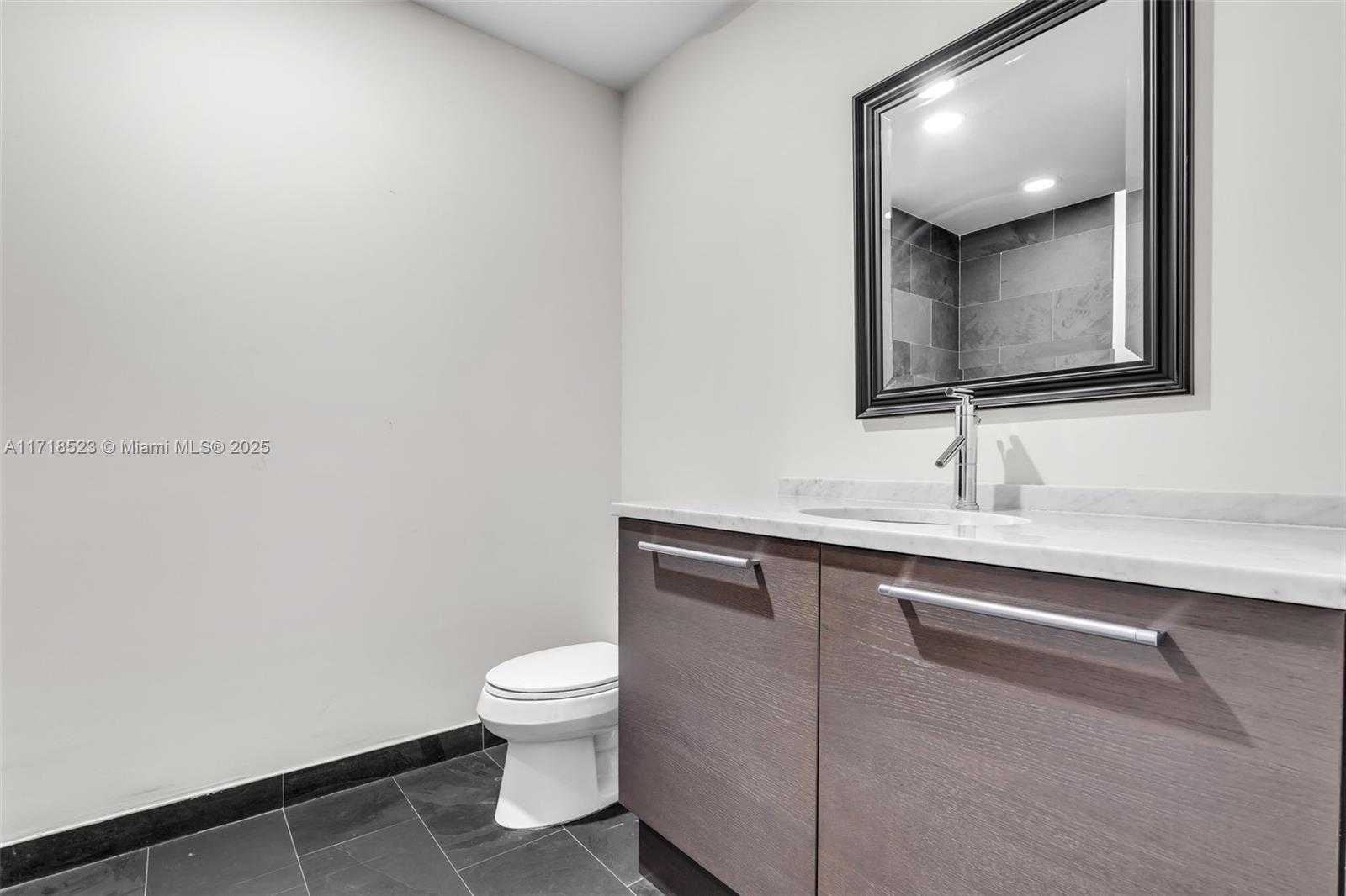 Small Image of 900 BISCAYNE BLVD #5706, Miami Number 33