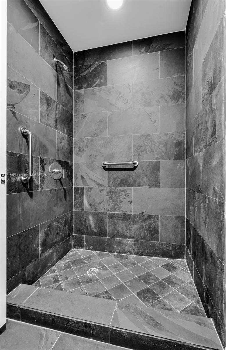 Small Image of 900 BISCAYNE BLVD #5706, Miami Number 34
