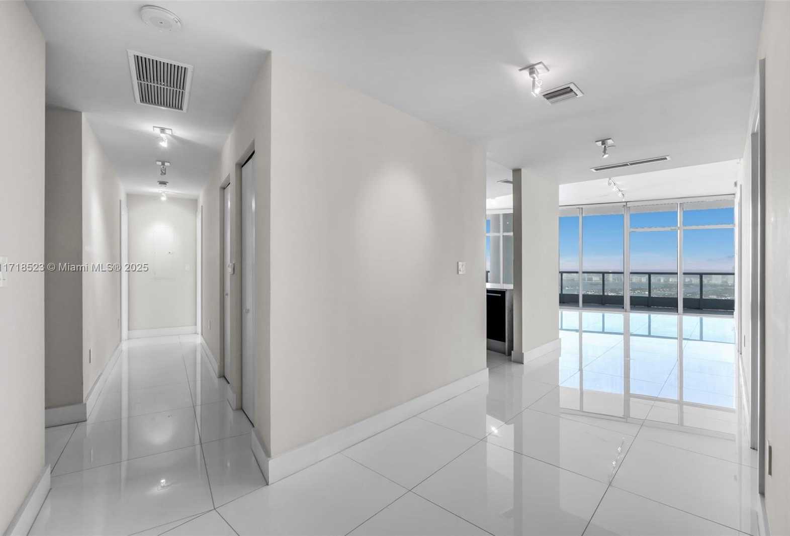 Small Image of 900 BISCAYNE BLVD #5706, Miami Number 39
