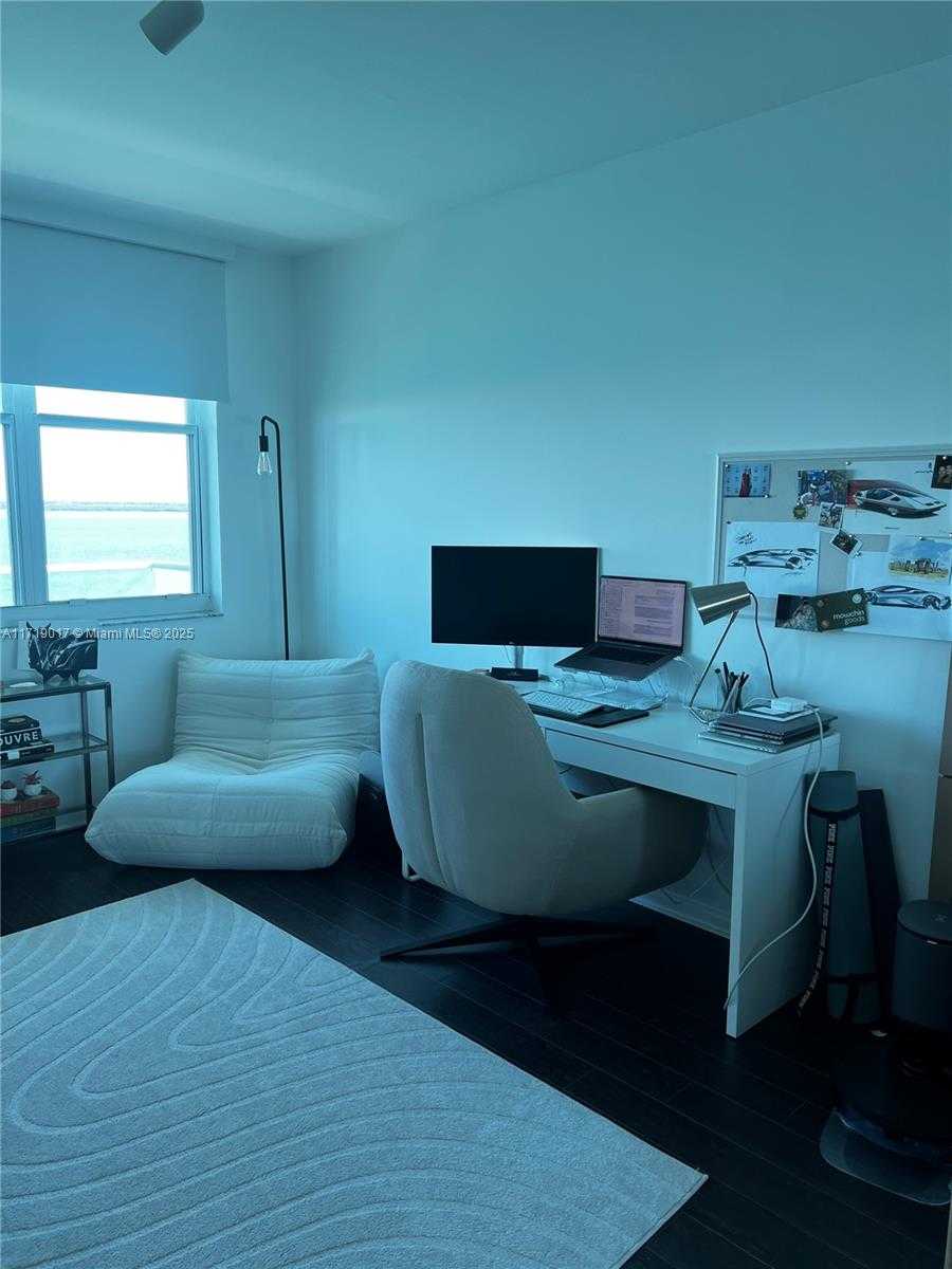 Small Image of 800 CLAUGHTON ISLAND DR #1404, Miami Number 4