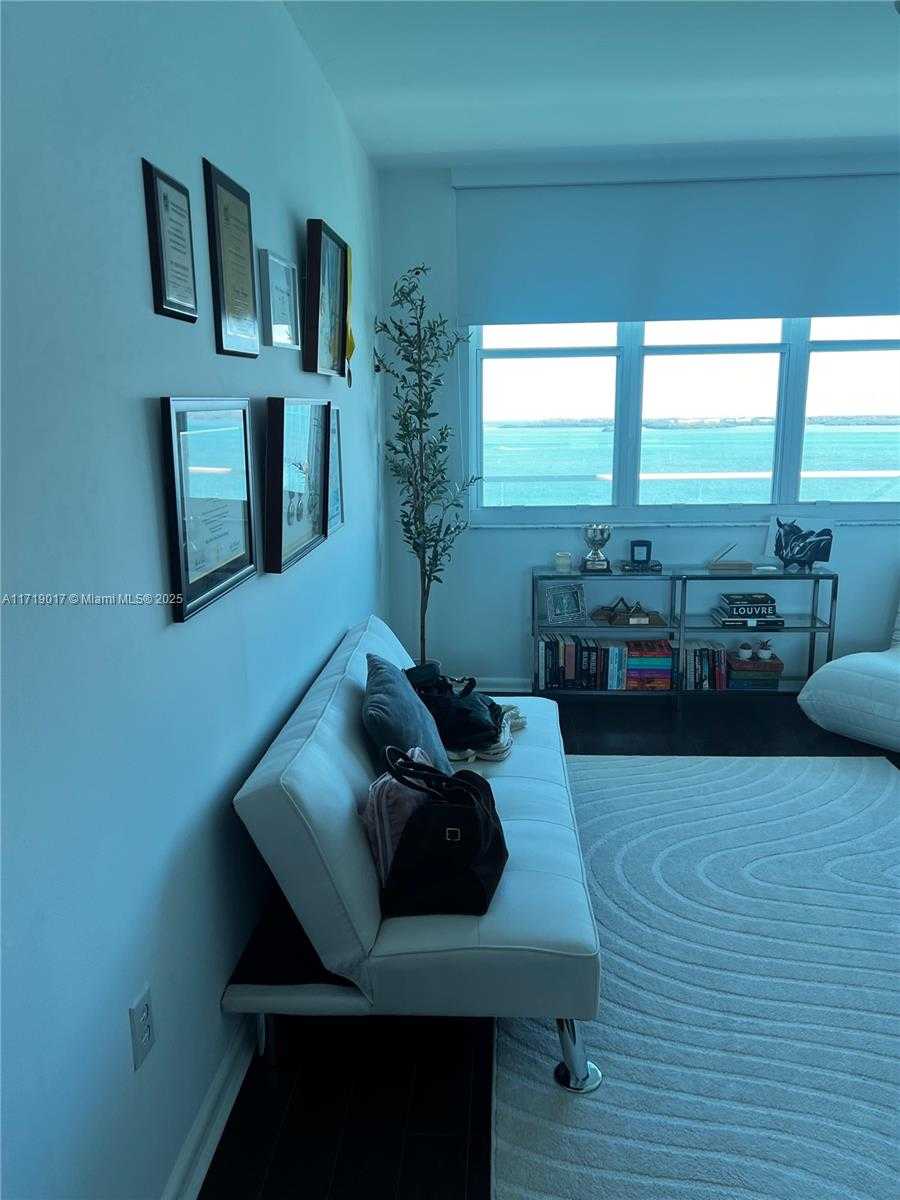 Small Image of 800 CLAUGHTON ISLAND DR #1404, Miami Number 5