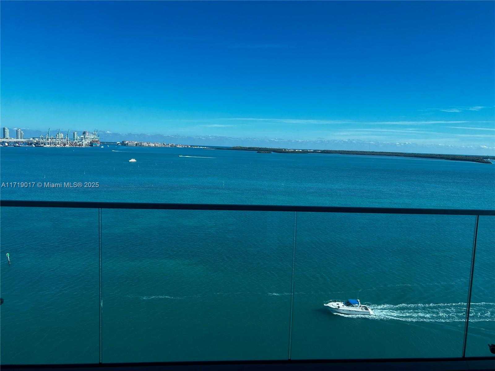 Small Image of 800 CLAUGHTON ISLAND DR #1404, Miami Number 8