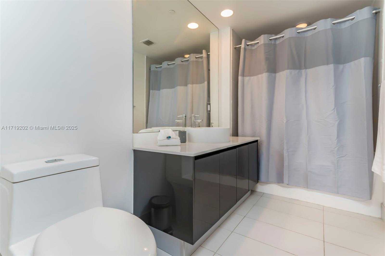 Small Image of 31 SOUTH EAST 6TH ST #1902, Miami Number 12