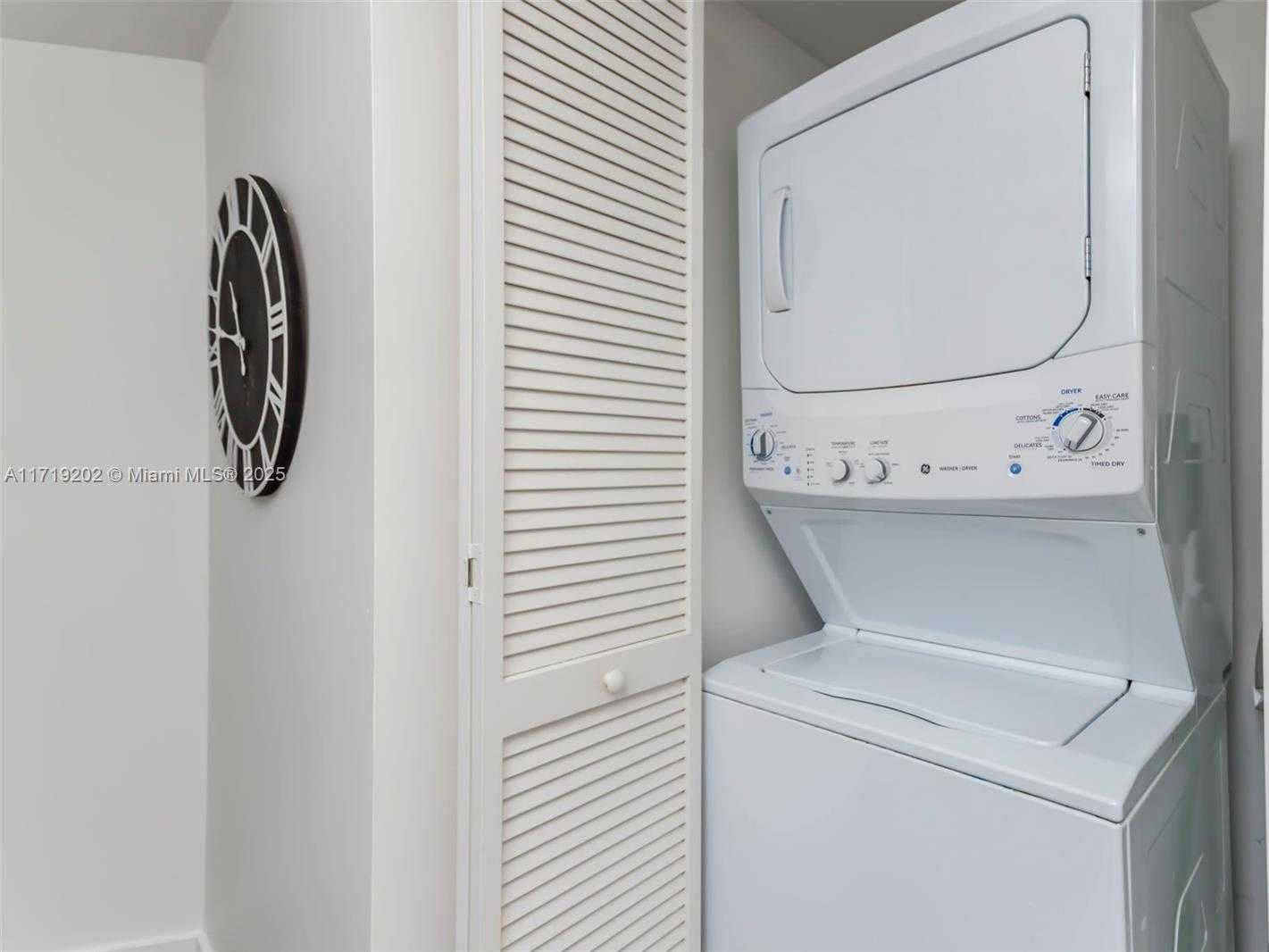 Small Image of 31 SOUTH EAST 6TH ST #1902, Miami Number 19