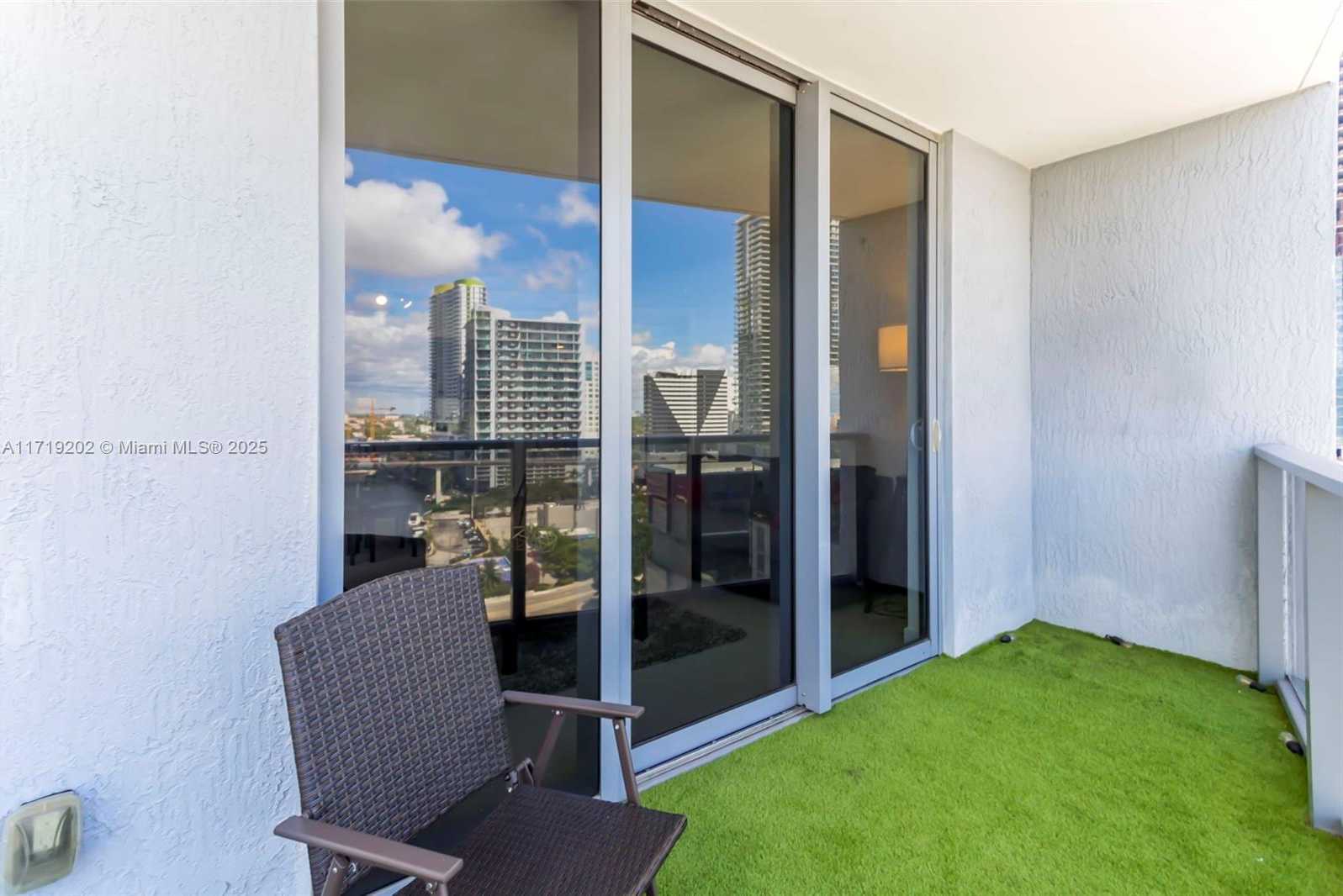Small Image of 31 SOUTH EAST 6TH ST #1902, Miami Number 21
