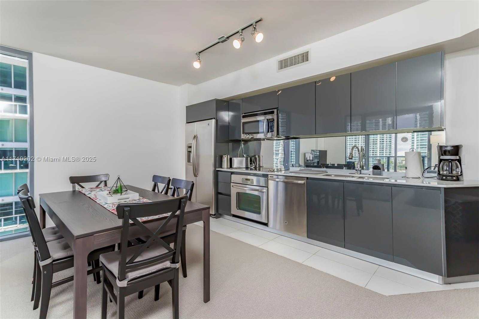 Small Image of 31 SOUTH EAST 6TH ST #1902, Miami Number 7