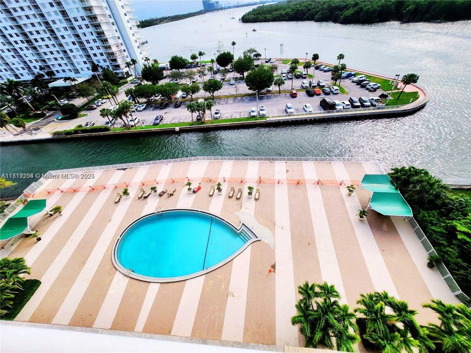 Small Image of 400 #210, Sunny Isles Beach Number 25