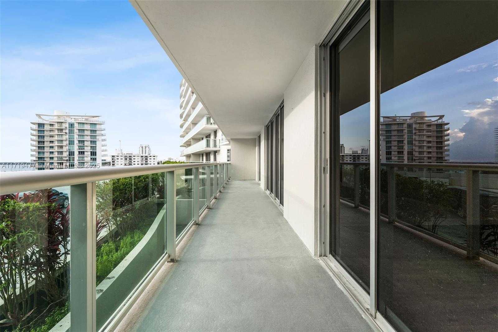 Small Image of 1500 BAY RD #M-0922, Miami Beach Number 12
