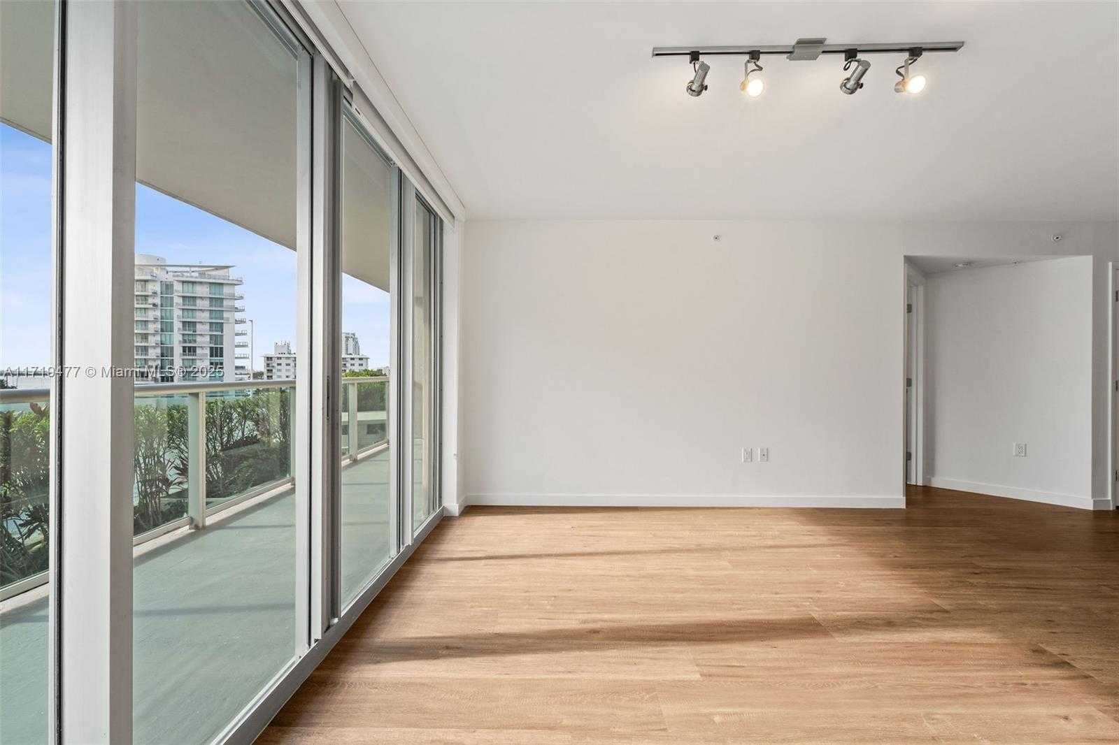 Small Image of 1500 BAY RD #M-0922, Miami Beach Number 17