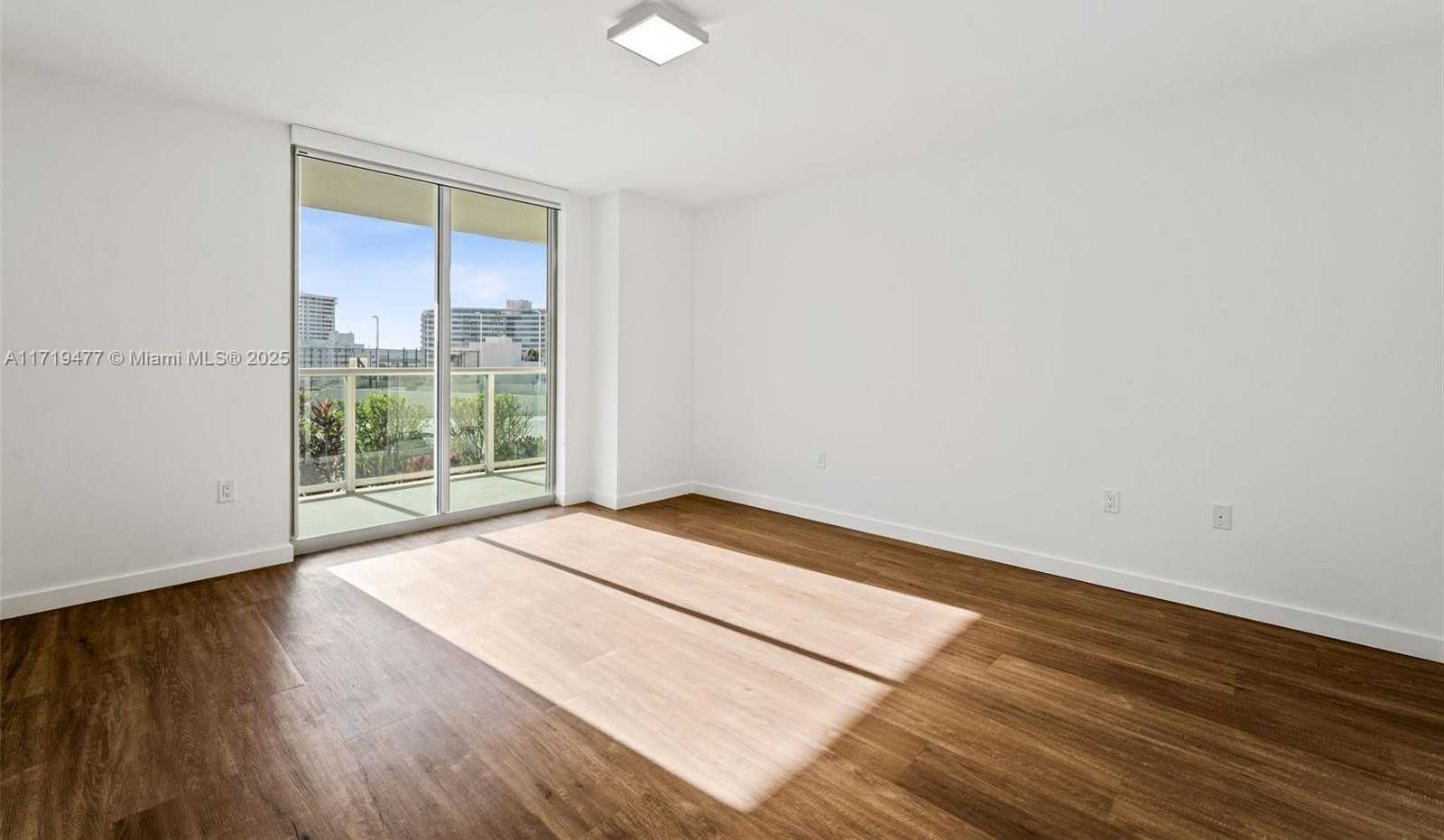 Small Image of 1500 BAY RD #M-0922, Miami Beach Number 19